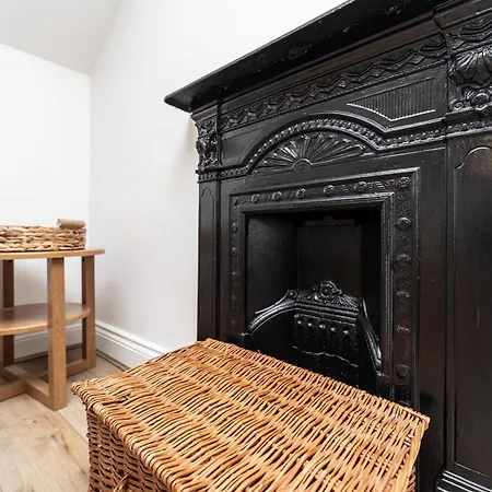 公寓 Stylish & Cosy 2-bed In Vibrant Oakwood! *