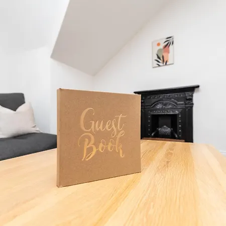 公寓 Stylish & Cosy 2-bed In Vibrant Oakwood! *