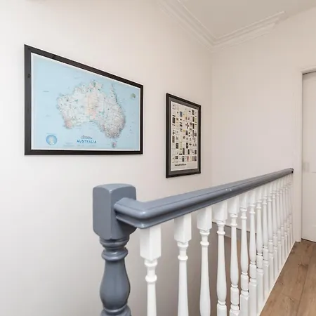 Stylish & Cosy 2-bed In Vibrant Oakwood! شقة *