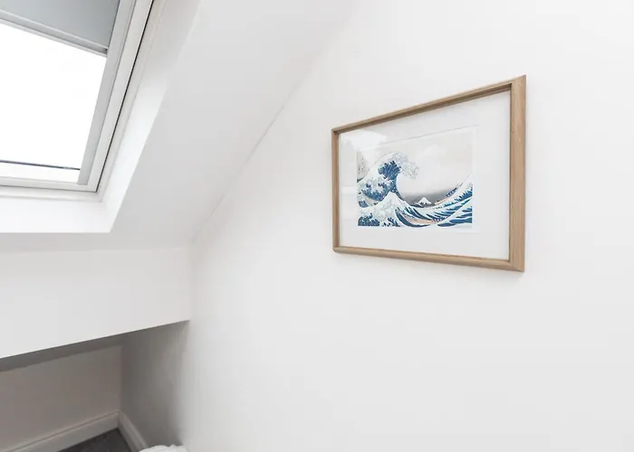 Stylish & Cosy 2-bed In Vibrant Oakwood! * リーズ